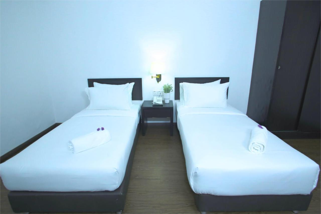 Hotel Pandan Johor Bahru Bagian luar foto