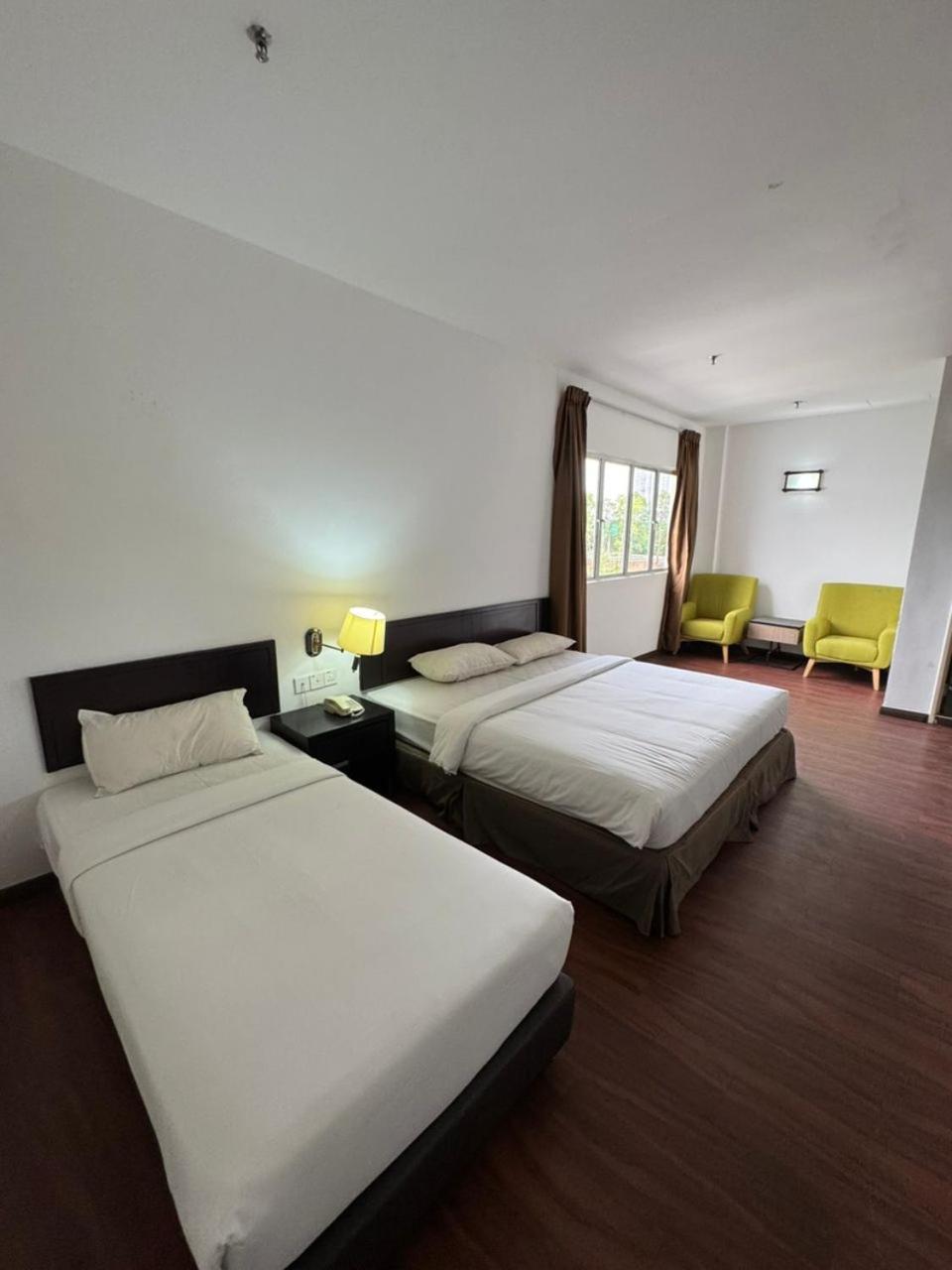 Hotel Pandan Johor Bahru Bagian luar foto