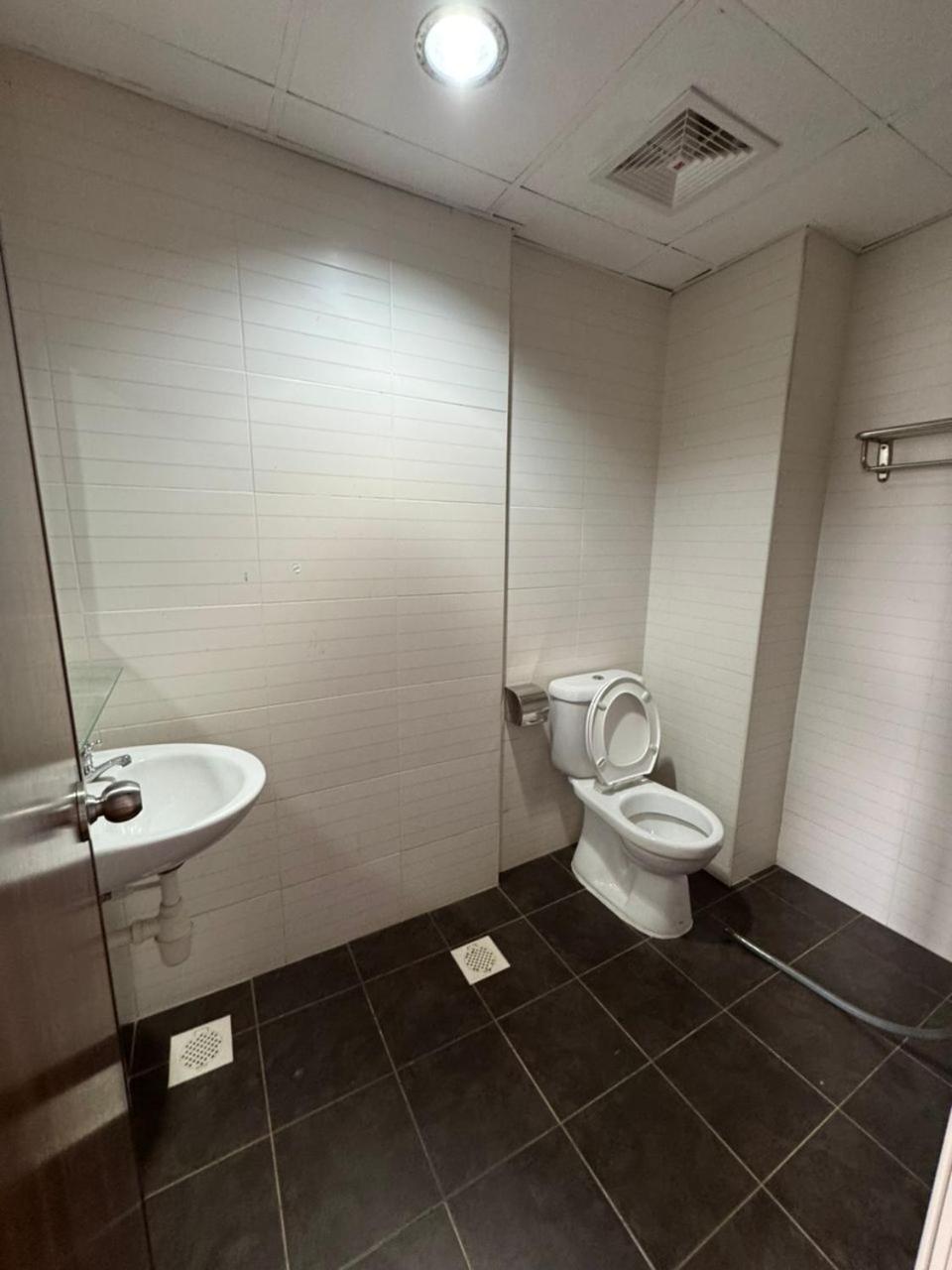 Hotel Pandan Johor Bahru Bagian luar foto