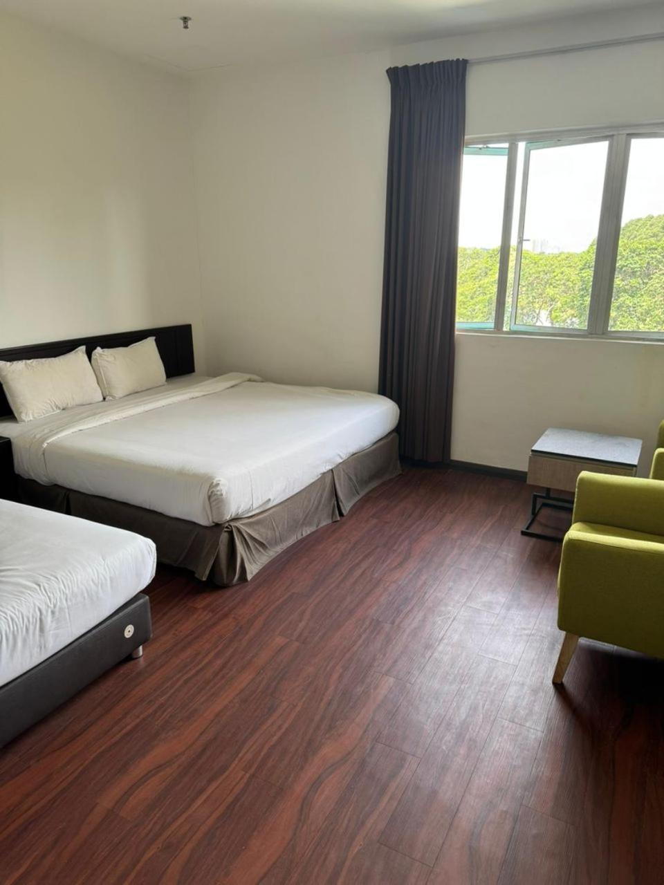 Hotel Pandan Johor Bahru Bagian luar foto